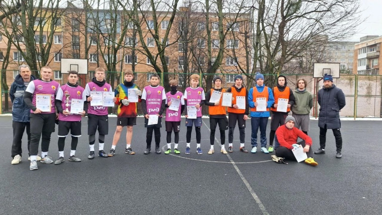 Товарищеская встреча по футболу.