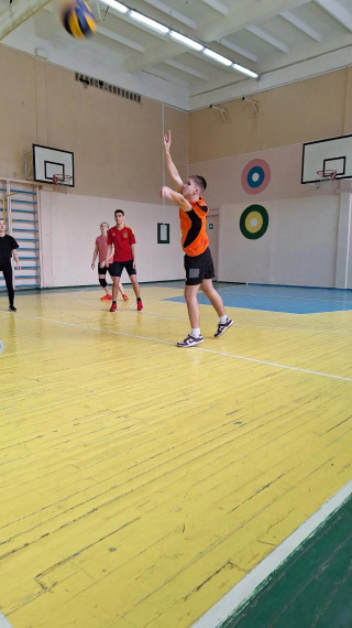 Внутришкольные  соревнования по волейболу.