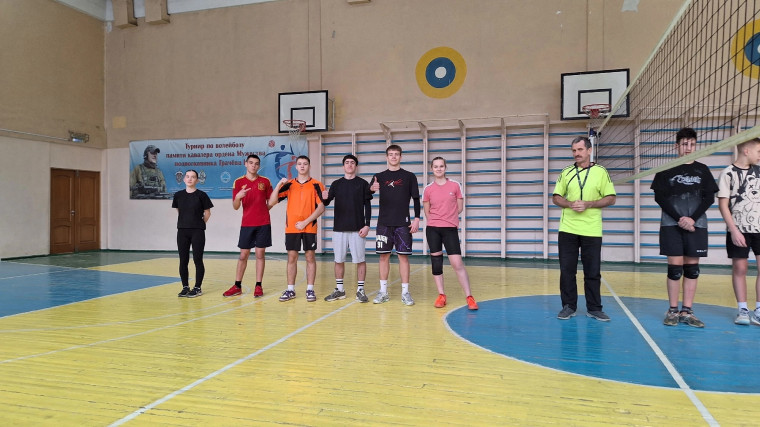 Внутришкольные  соревнования по волейболу.