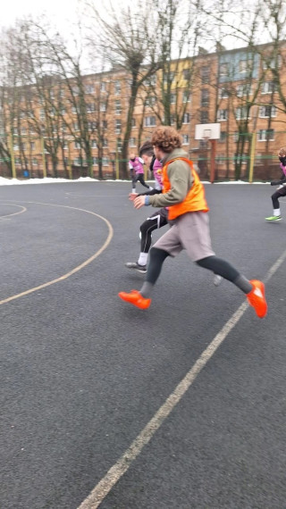 Товарищеская встреча по футболу.